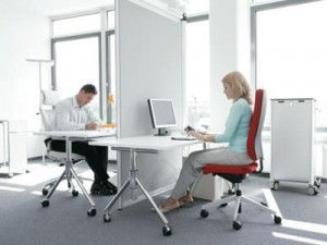 In spatiile de birou moderne, accentul cade pe confort si design cu linii epurate